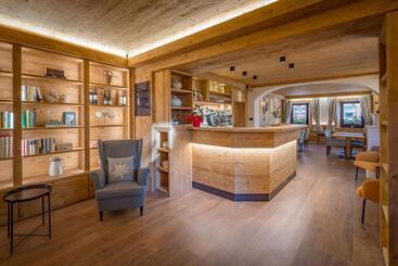 هتل Albergo Cavallino