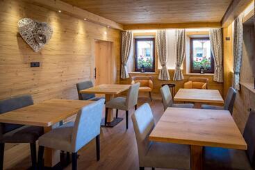 هتل Albergo Cavallino