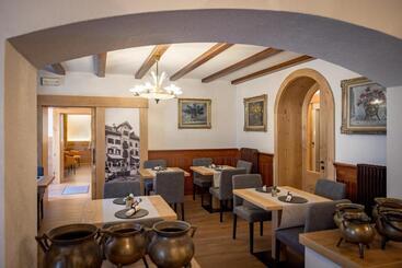 هتل Albergo Cavallino