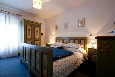 هتل Albergo Cavallino