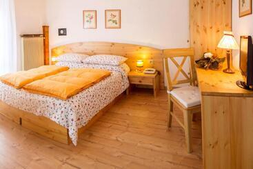 هتل Albergo Cavallino