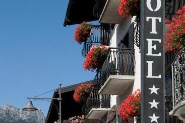 هتل Albergo Cavallino
