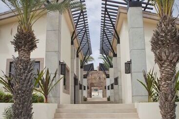 استراحتگاه Quivira Los Cabos Condos & Homes   Vacation Rentals