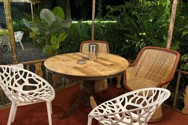 The Peace Hostel   Arambol, Goa