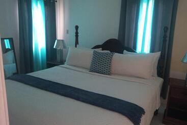 پانسیون City View Retreat Home