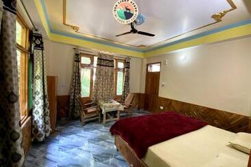 Bhoj Hotel X One Light Stays