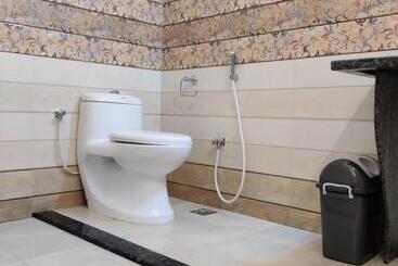 هتل Ganesh Guest House