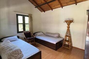 هتل Tibetan Cottage