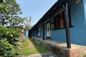 هتل Tibetan Cottage