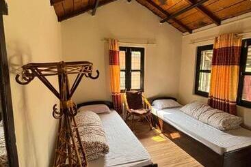 هتل Tibetan Cottage