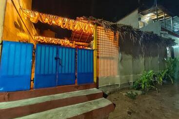 پانسیون Temple Side Cottage