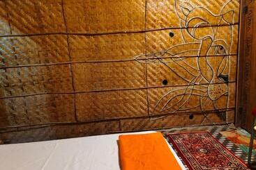 پانسیون Temple Side Cottage