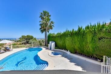 Пансион Villa Fortuna   Apartamentos у Estudios Para Vacaciones Con Piscina Común, Calpe