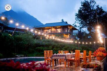 تختخواب و صبحانه Stone Garden Resort & Spa