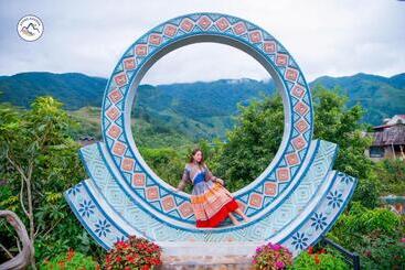 تختخواب و صبحانه Stone Garden Resort & Spa