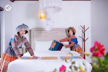 تختخواب و صبحانه Stone Garden Resort & Spa