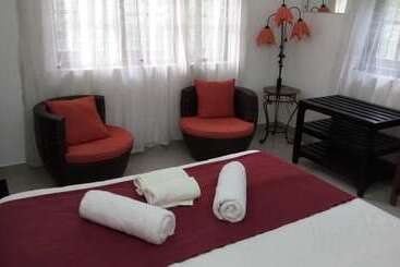 تختخواب و صبحانه Enrich Bungalow