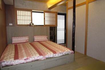 تختخواب و صبحانه Kyufun Komachi