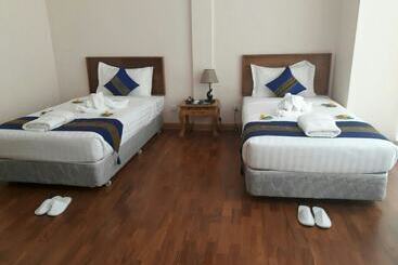 Famous Hotel Loikaw