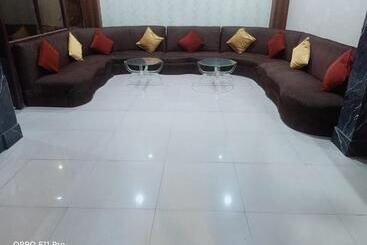 هتل Ambassador Inn