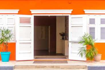 هتل Bed & Bike Curacao