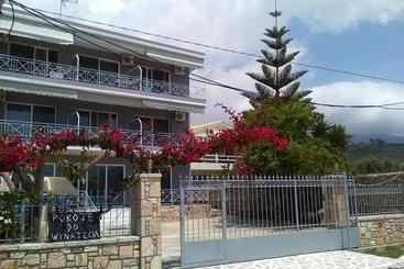 בית מלון כפרי Irini Boutique Rooms!!!