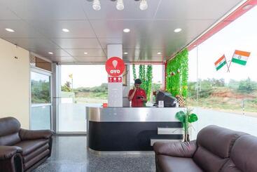 هتل Oyo Rooms Golden Four Way Road Kanyakumari