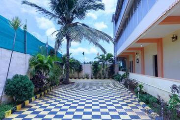هتل Oyo Rooms Golden Four Way Road Kanyakumari