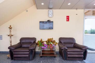 هتل Oyo Rooms Golden Four Way Road Kanyakumari