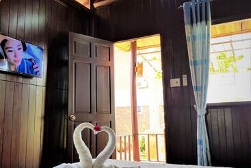 Hung Vuong Resort