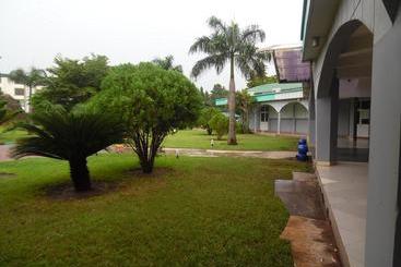 هتل Lamada Apartments