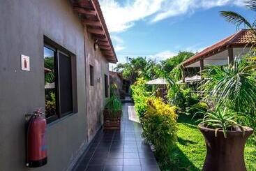 استراحتگاه Ossanzaia Bilene Lodge