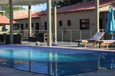 استراحتگاه Ossanzaia Bilene Lodge