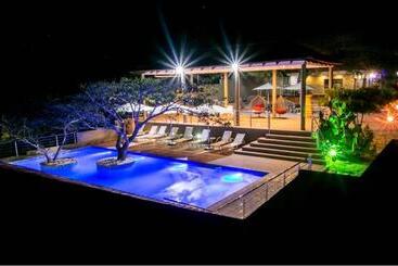 استراحتگاه Ossanzaia Bilene Lodge