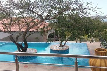 استراحتگاه Ossanzaia Bilene Lodge