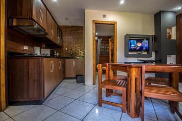 استراحتگاه Ossanzaia Bilene Lodge