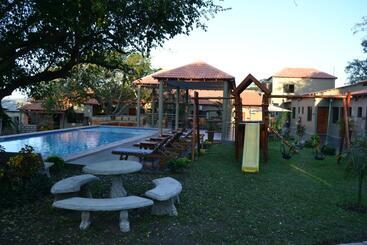 استراحتگاه Ossanzaia Bilene Lodge