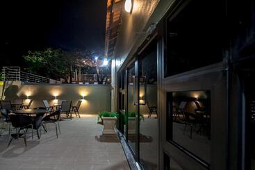 استراحتگاه Ossanzaia Bilene Lodge
