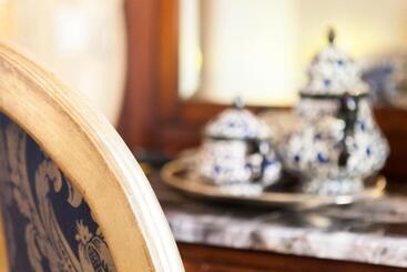 Regina Bed And Breakfast