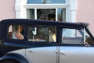 تختخواب و صبحانه Tom Blake House