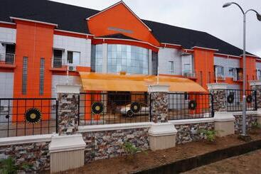 هتل Aenon Suites Oshogbo