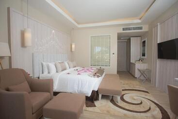 هتل Amata Garden Resort Bagan