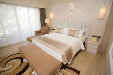 هتل Amata Garden Resort Bagan