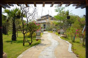 هتل Amata Garden Resort Bagan