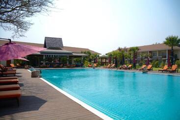 هتل Amata Garden Resort Bagan