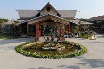 هتل Amata Garden Resort Bagan