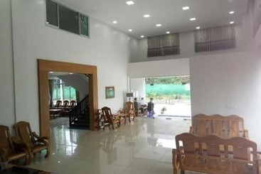 هتل Taw Win Yadanar