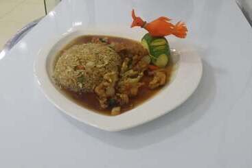 هتل Taw Win Yadanar