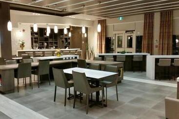 هتل Wingate By Wyndham Dieppe Moncton