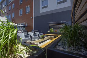 هتل Wingate By Wyndham Dieppe Moncton